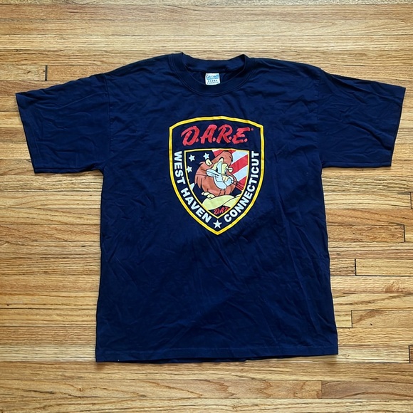 Vintage DARE T-Shirt / Large / DARE West Haven Connecticut - Picture 1 of 4